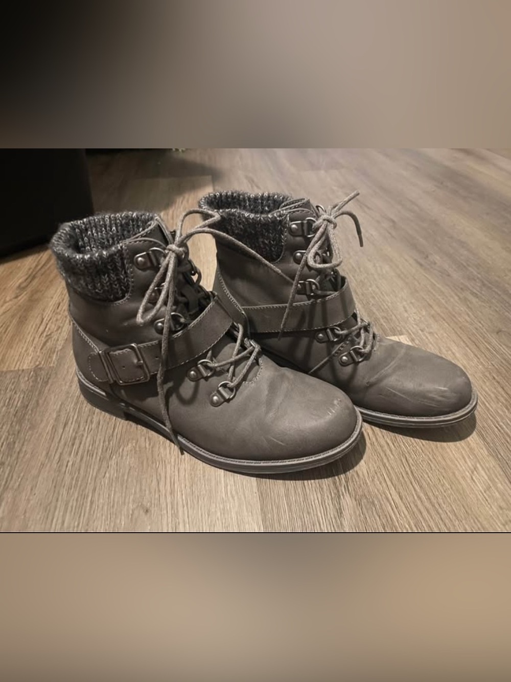 WOMENS SIZE 6 LACE-UP ANKLE BOOTS